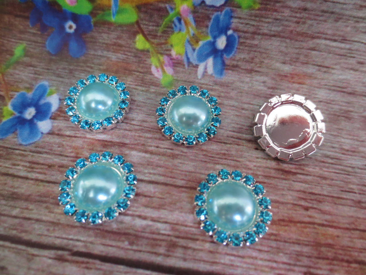 

Полужемчуг в стразовой оправе, 15 мм, цвет голубой