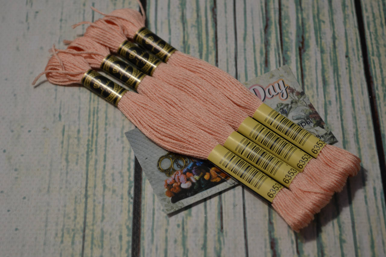 

Мулине Royal Broderie, цвет №353