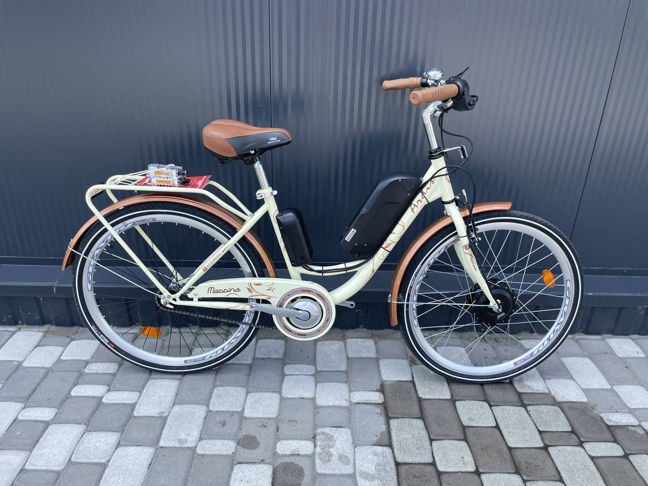 

Электровелосипед городской бежевый 17" 450W 7.8ah 48V Panasonic