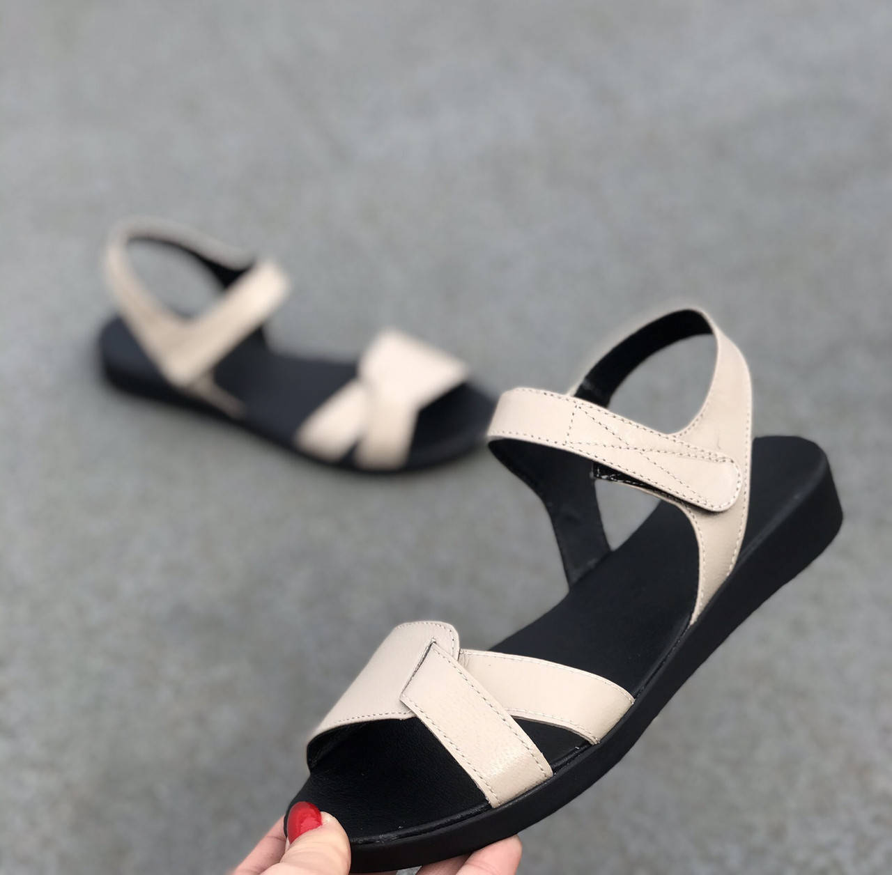 

Женские босоножки из натуральной кожи