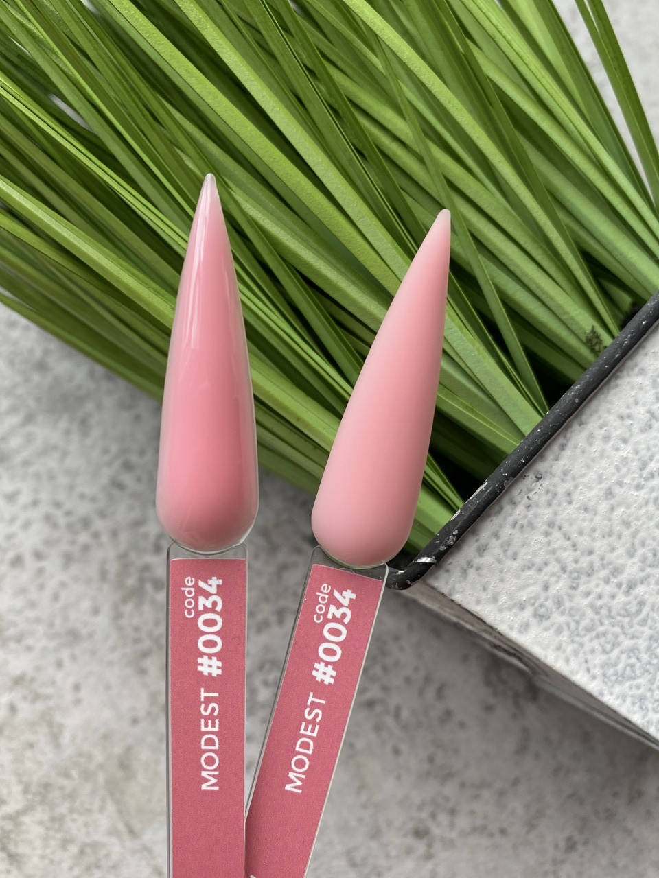 

Камуфлирующая база DNKa 12 мл, MODEST 0034