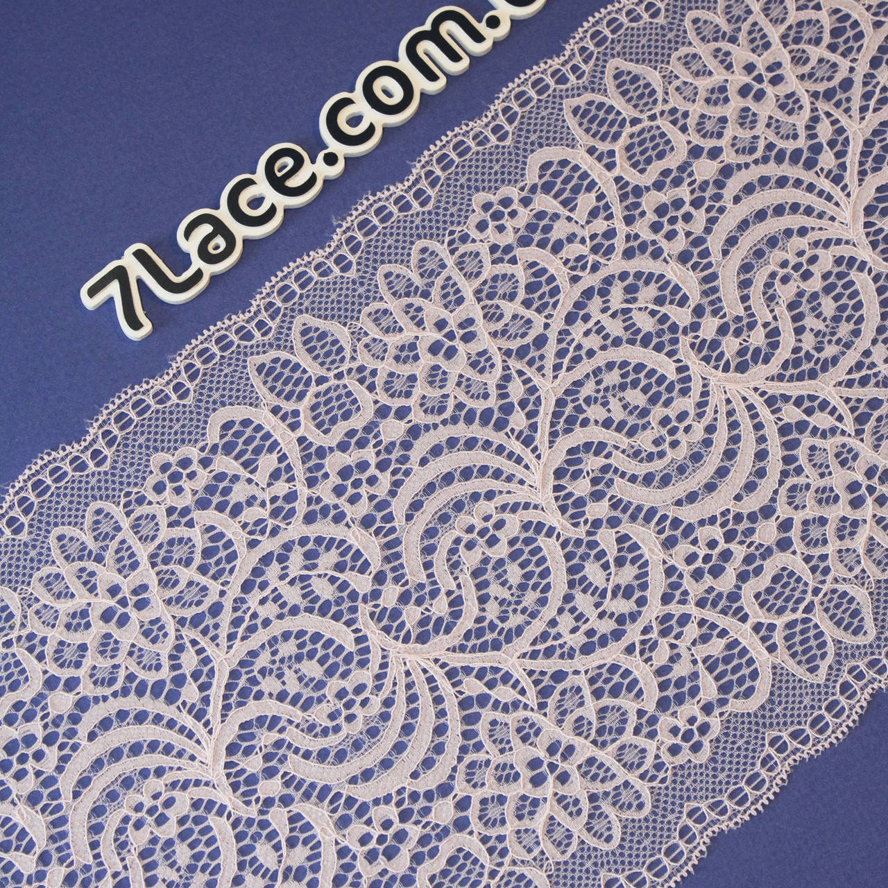 

Кружево стрейч гипюр широкое / ширина 18 см / цвет светло-розовый / заказ от 1 м