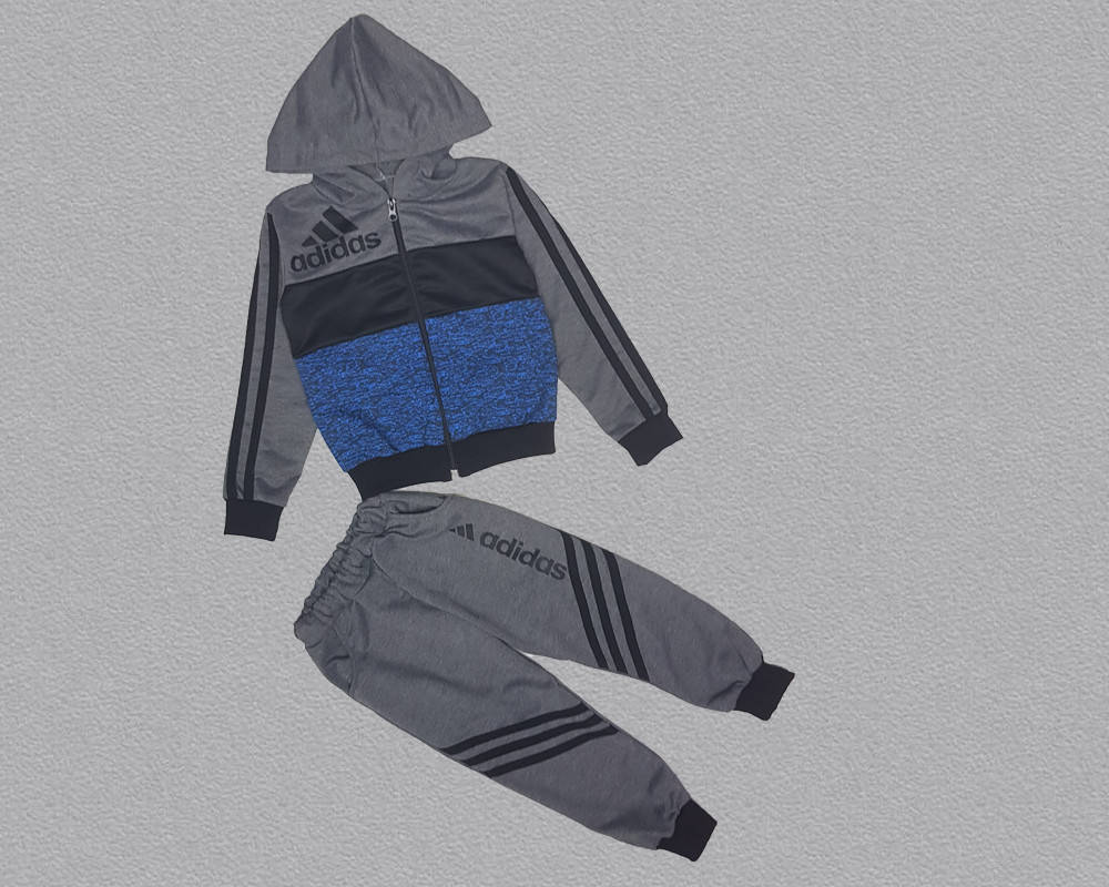 

Спортивный костюм Адидас