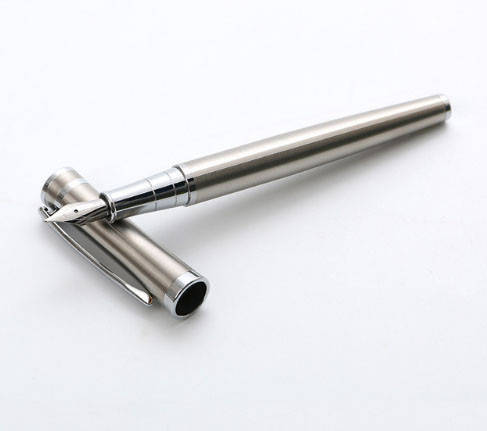 

Ручка перьевая в металлическом корпусе