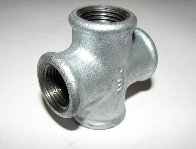 

Крeстовина оцинкованная 1/2" Hydro-T, Светло-серый