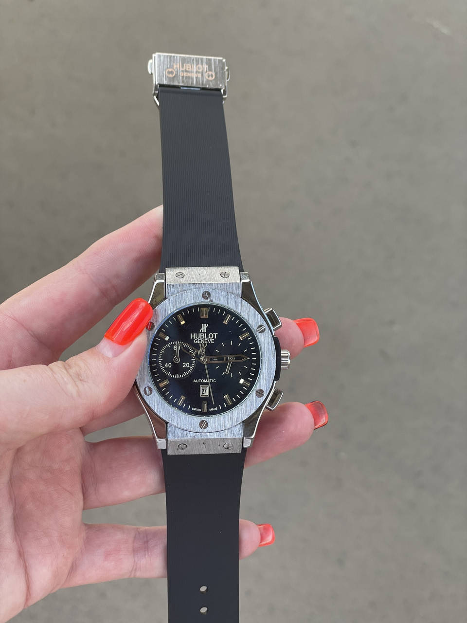 

Часы Hublot в наличии