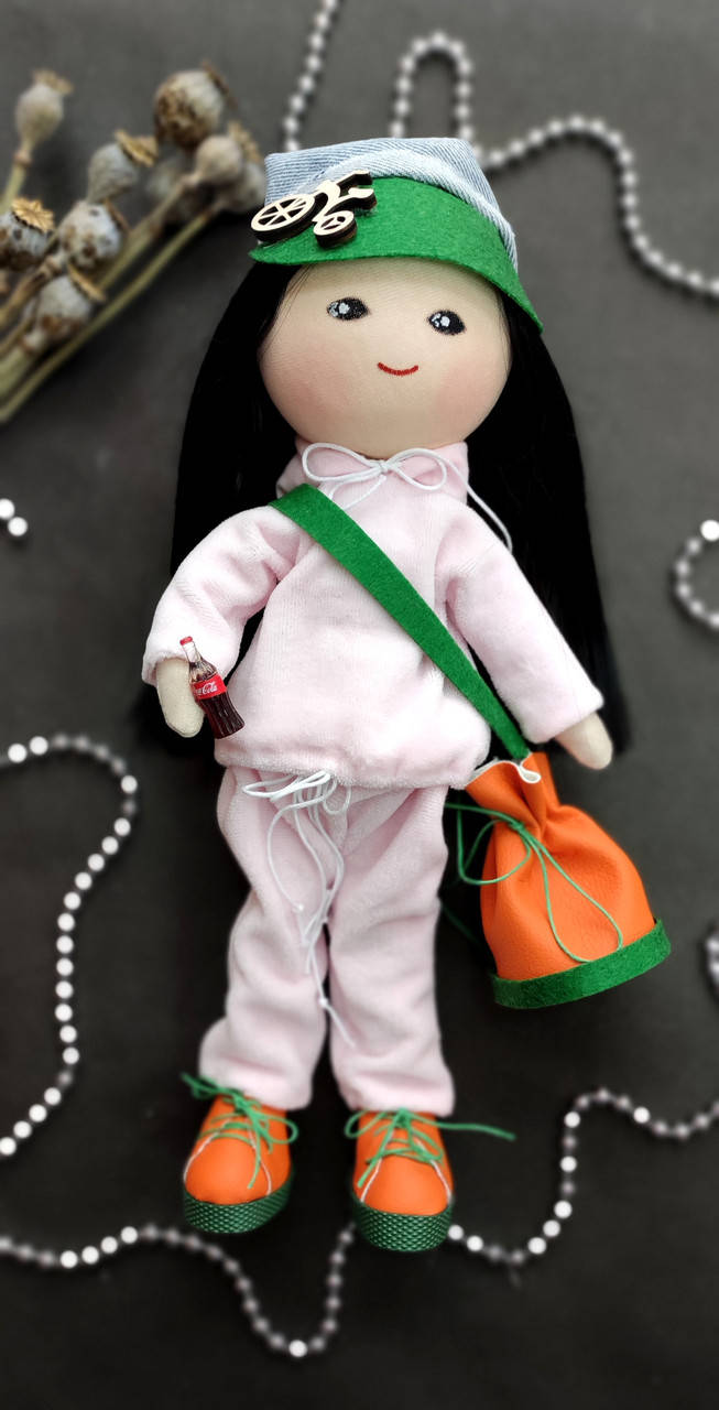 

Интерьерная текстильная авторская ручная кукла в шапочке