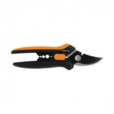 

Секатор Fiskars для цветов Solid SP14 1051601