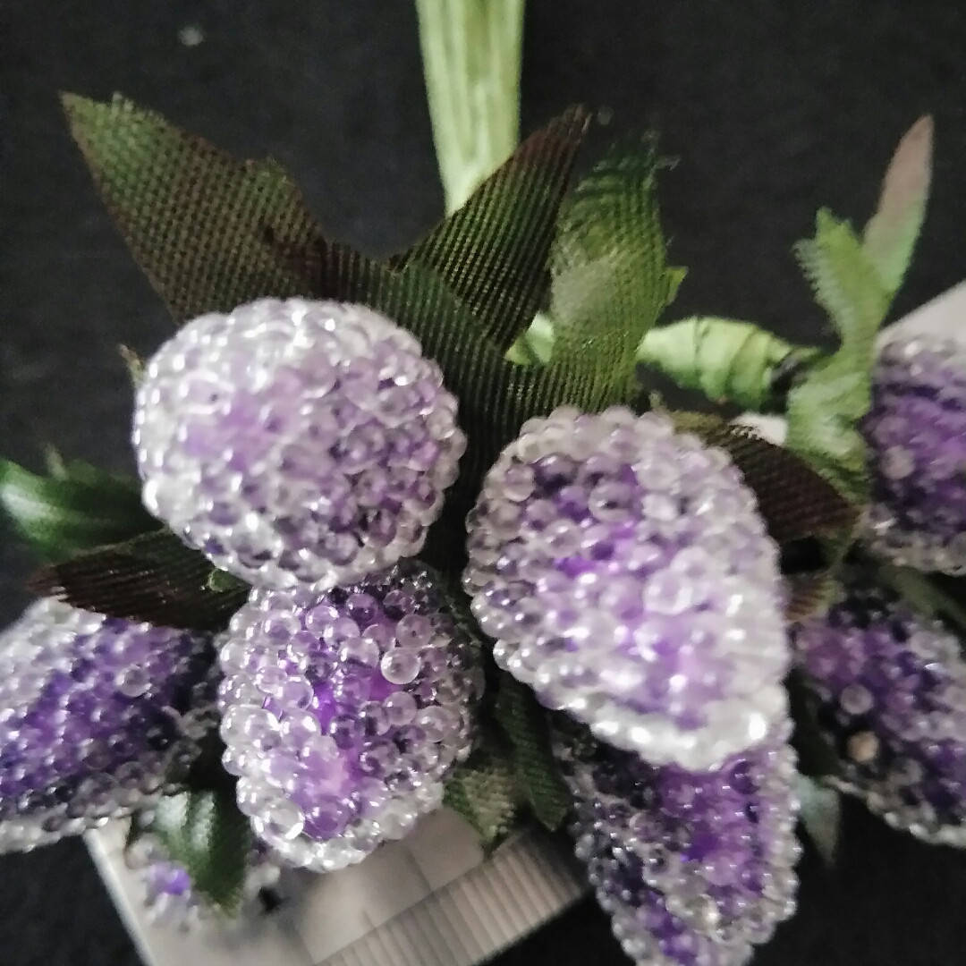 

Ягодка в бульонке пучек сиреневая, Сиреневый