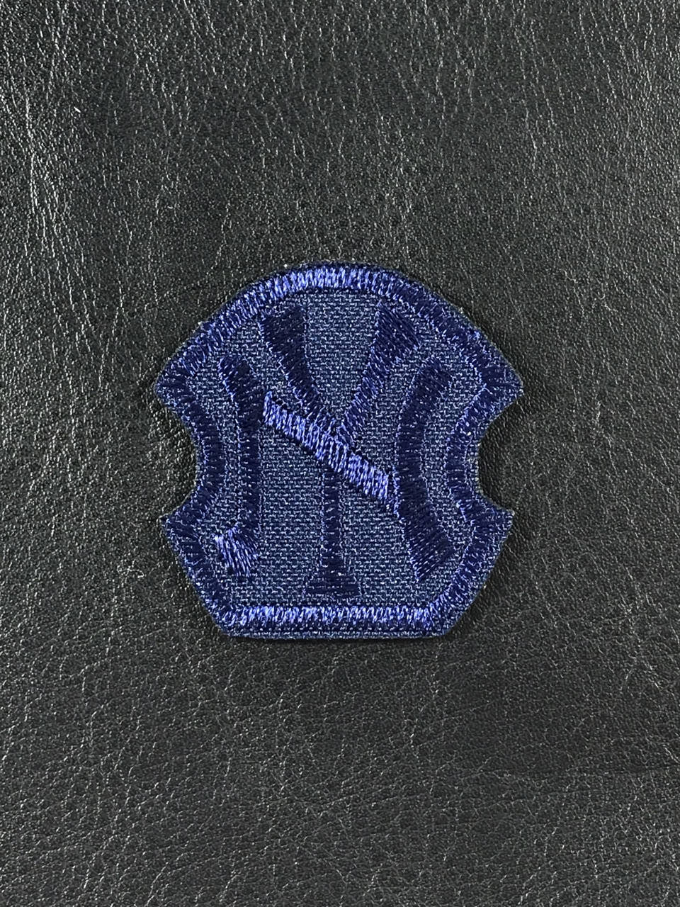 

Нашивка New York цвет темно синий 40x40 мм