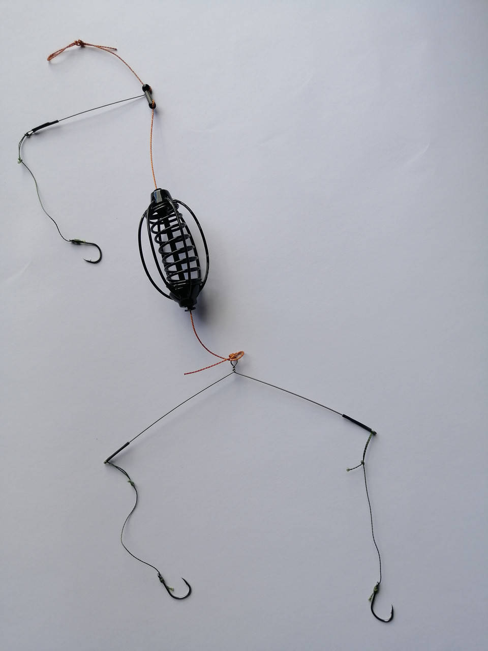 

Кормушка рыболовная оснащённая арбуз монтаж крашенный 30 гр