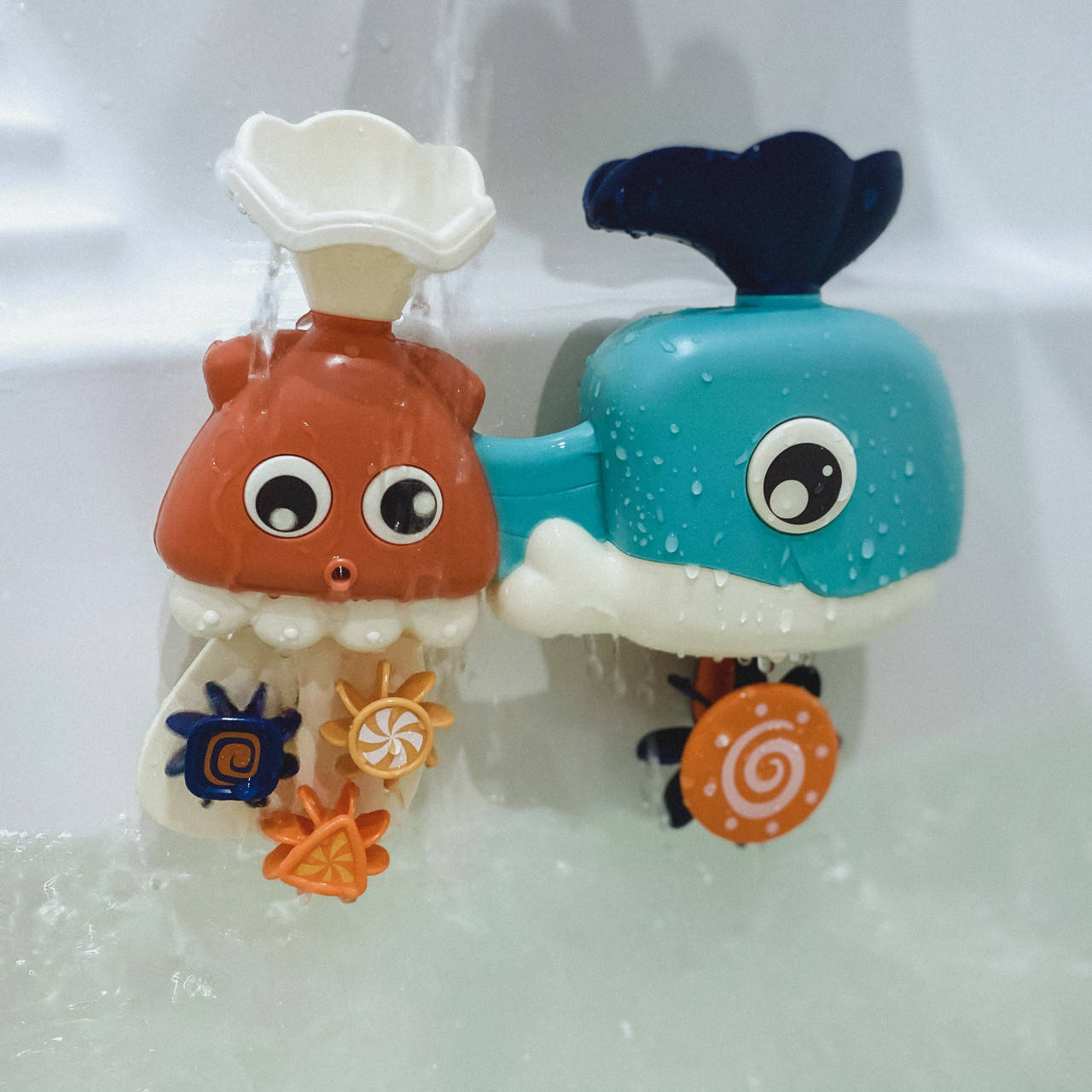 

Игрушка для купания водопад на присосках