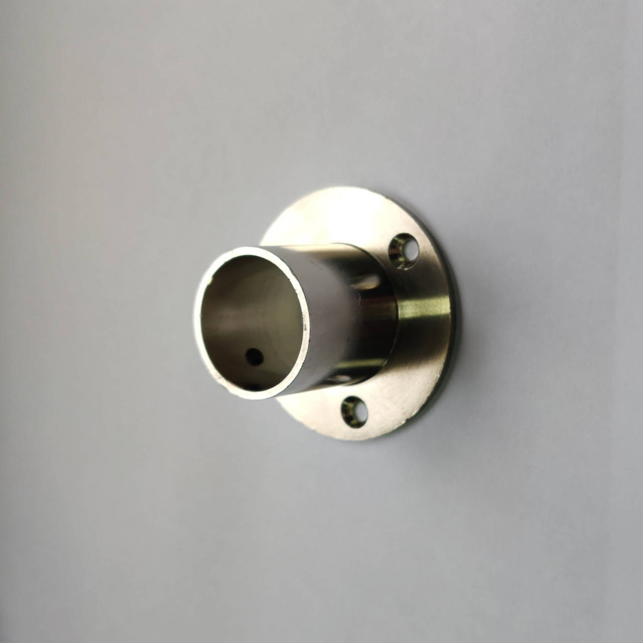 

Фланец мебельный ф25мм люкс