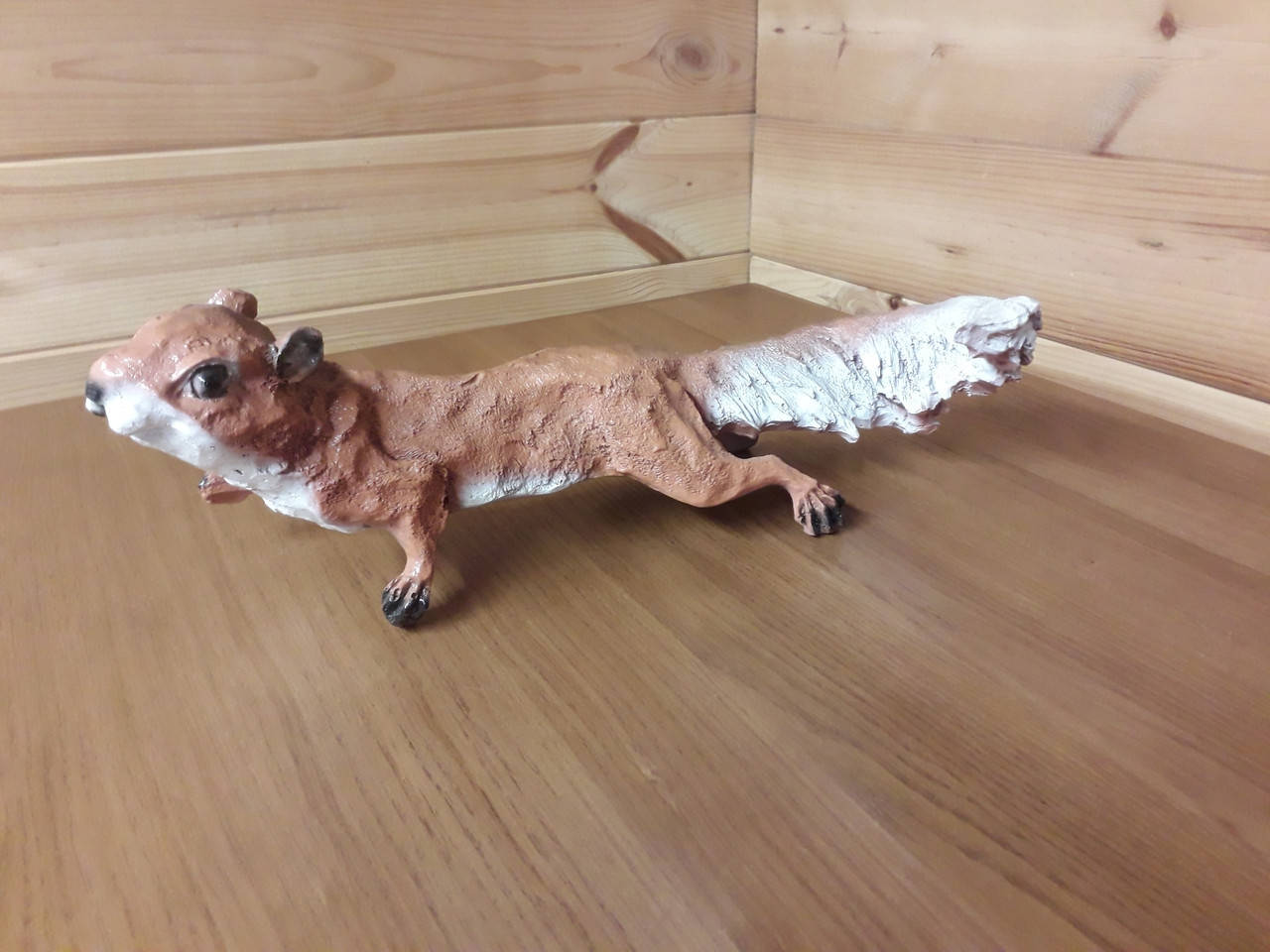 

Садовая фигура "Белка навесная лезет вниз ", Коричневый