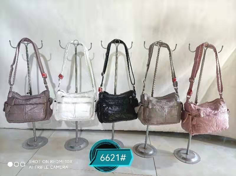 

Сумочка женская варенка 25*20 см на молнии с карманами искусственная кожа Zhenya, Разные цвета