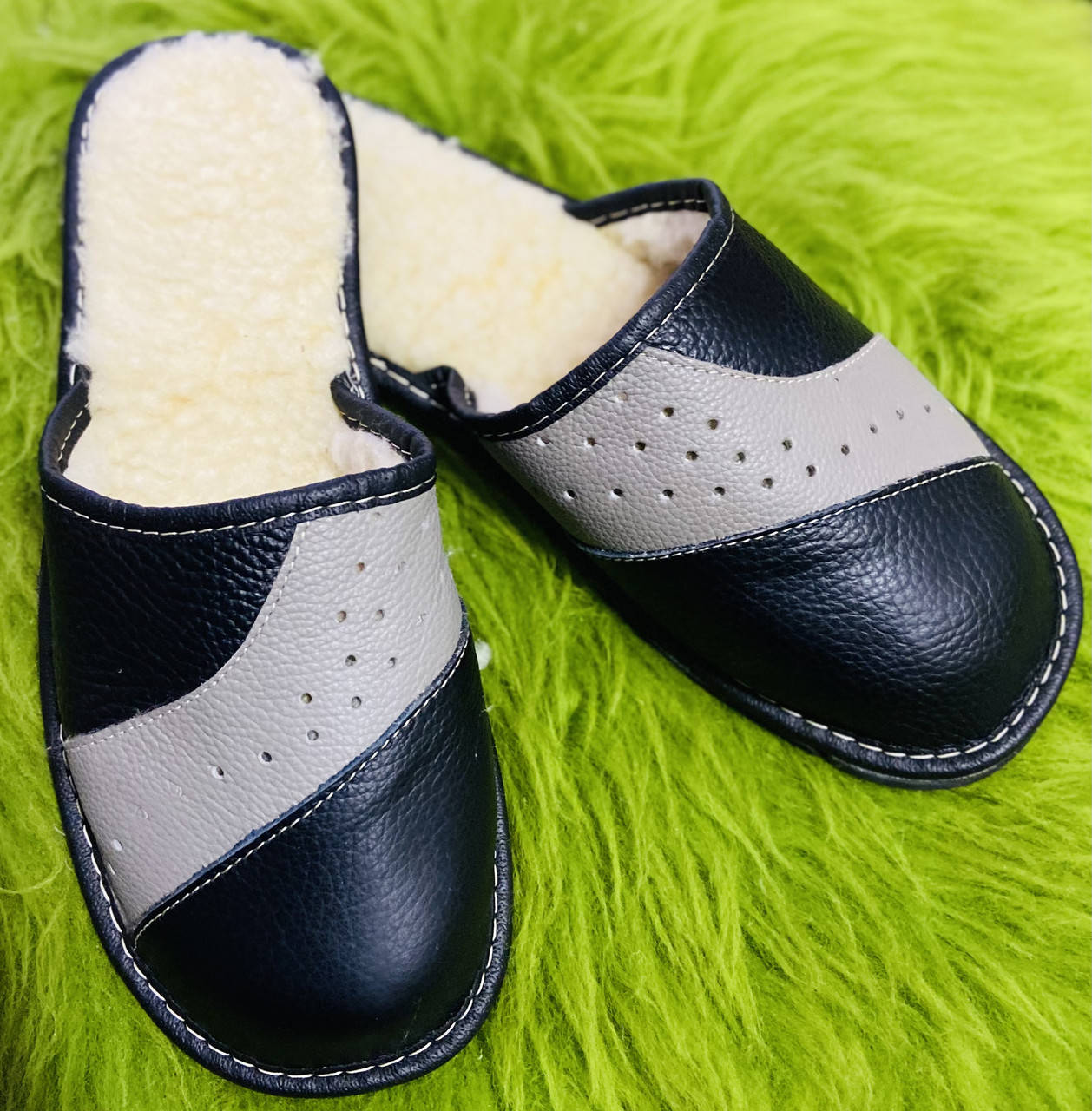 

Домашні чоловічі капці з овечої шерсті и шкіри 45