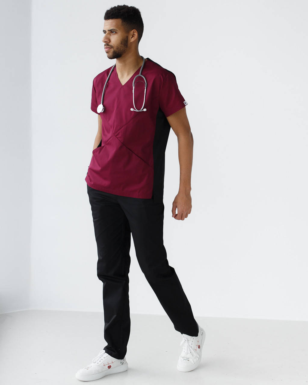 

Медицинский мужской костюм Милан черный-марсала