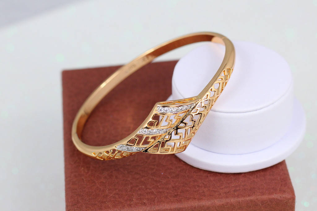

Браслет бэнгл Xuping Jewelry ромбик 60 мм 20 мм на руку от 17 до 19 см золотистый