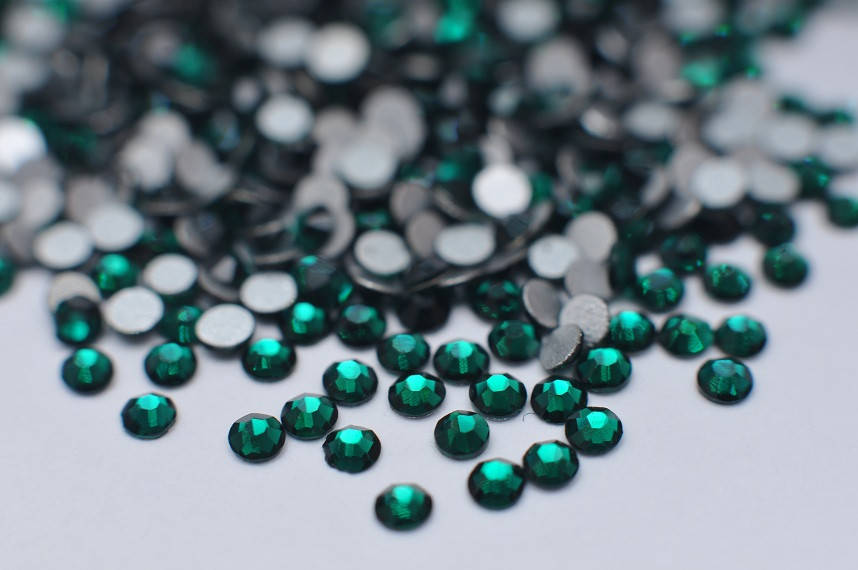 

Стразы Emerald(изумруд) хрустальные для дизайна ногтей для маникюра декор