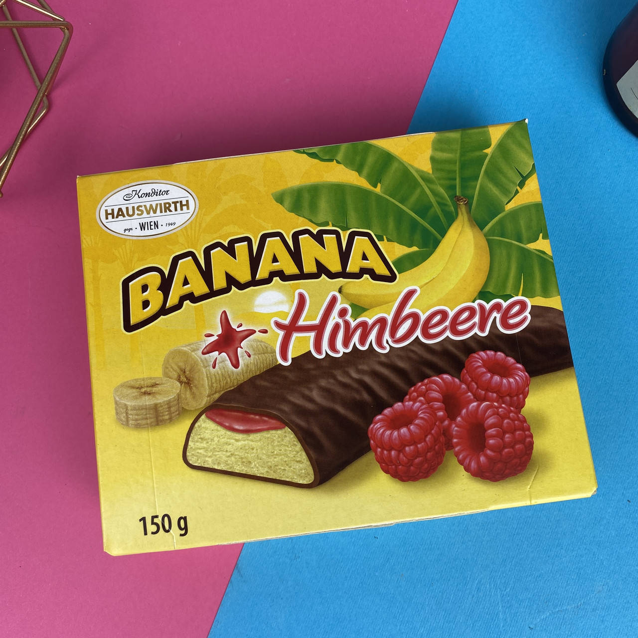 

Нежное банановое суфле с малиной в шоколаде Hauswirth Banana Himbeere 150 г