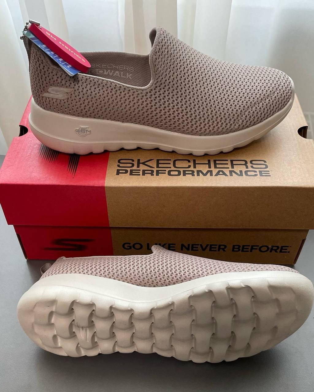 

Слипоны женские Skechers. Оригинал из США. Размер 36,5/38,5, Бежевый