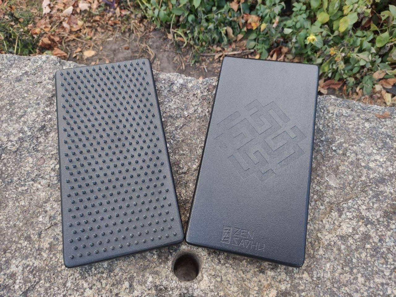 

Доска с гвоздями ZenSadhu ЗенСадху Черный + оберег Садху йога гвоздестой, Красный