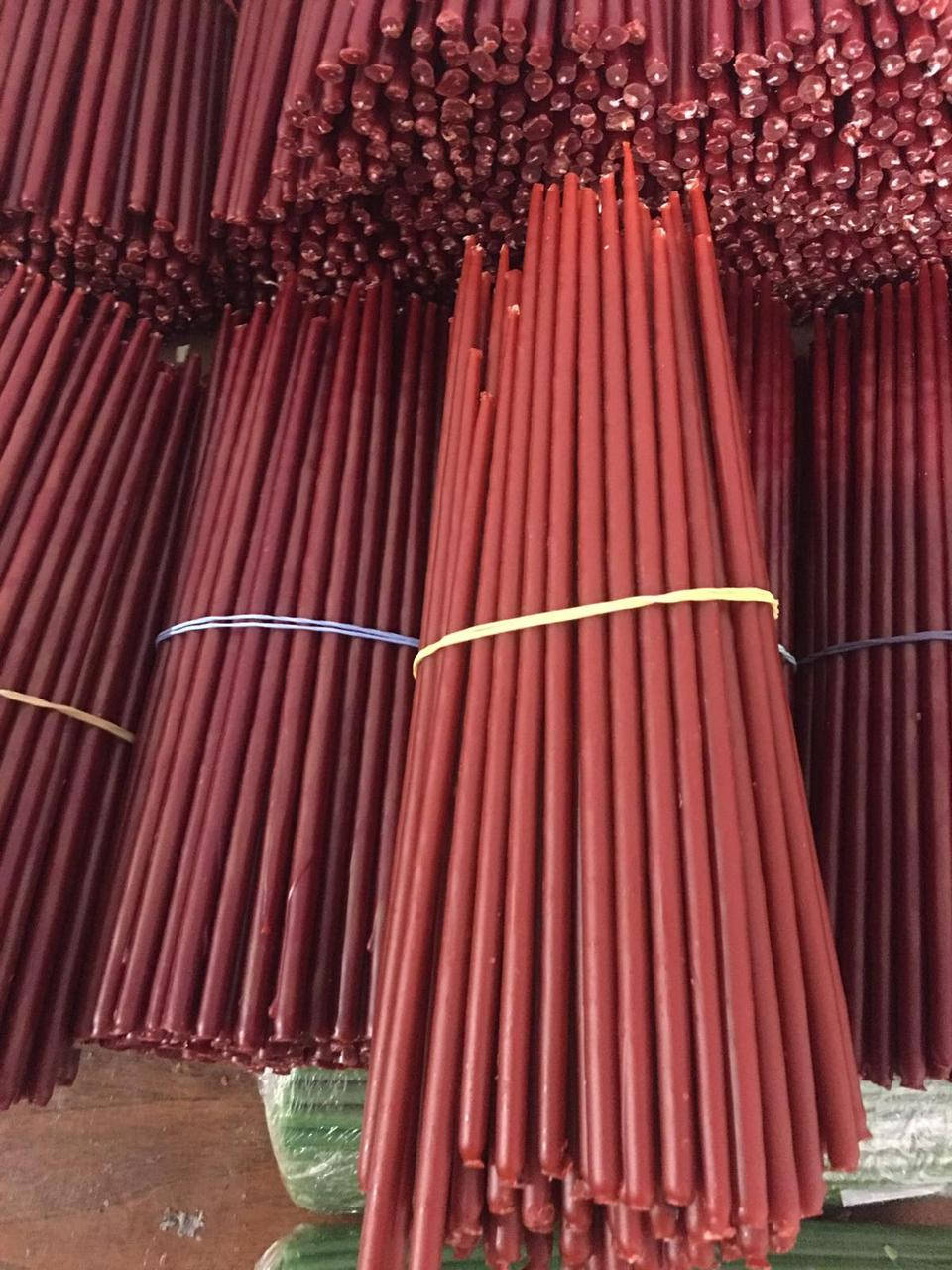 

Восковые красные свечи, Красный