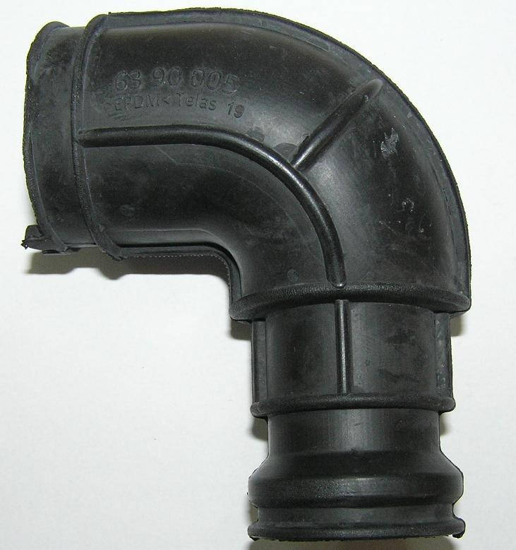 

C00256973 Патрубок тена Ariston Indesit