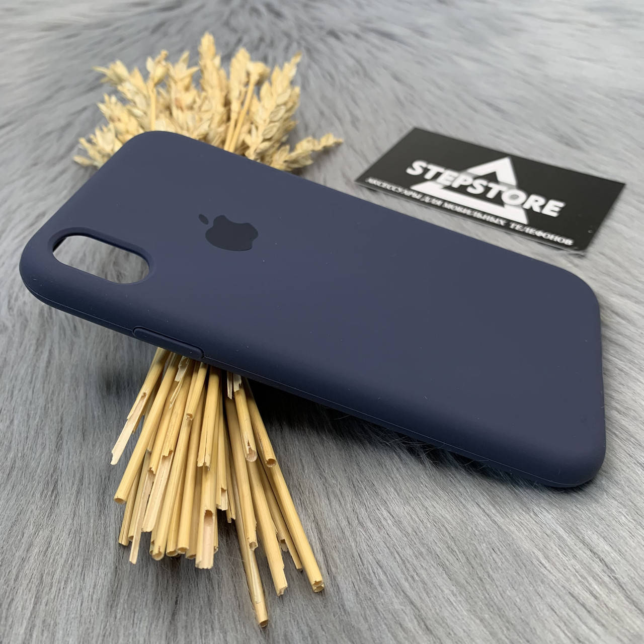 

Чехол Silicone case для iPhone XR 10R с микрофиброй закрытым низом силиконовый противоударный 2