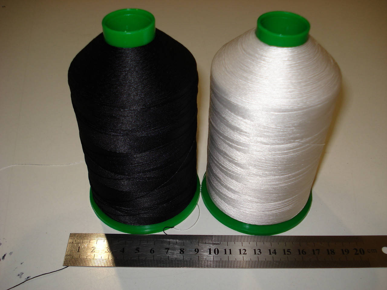 

Нитки "капрон" CUCIRINI Danylon Италия №30 3000м черные, Черный