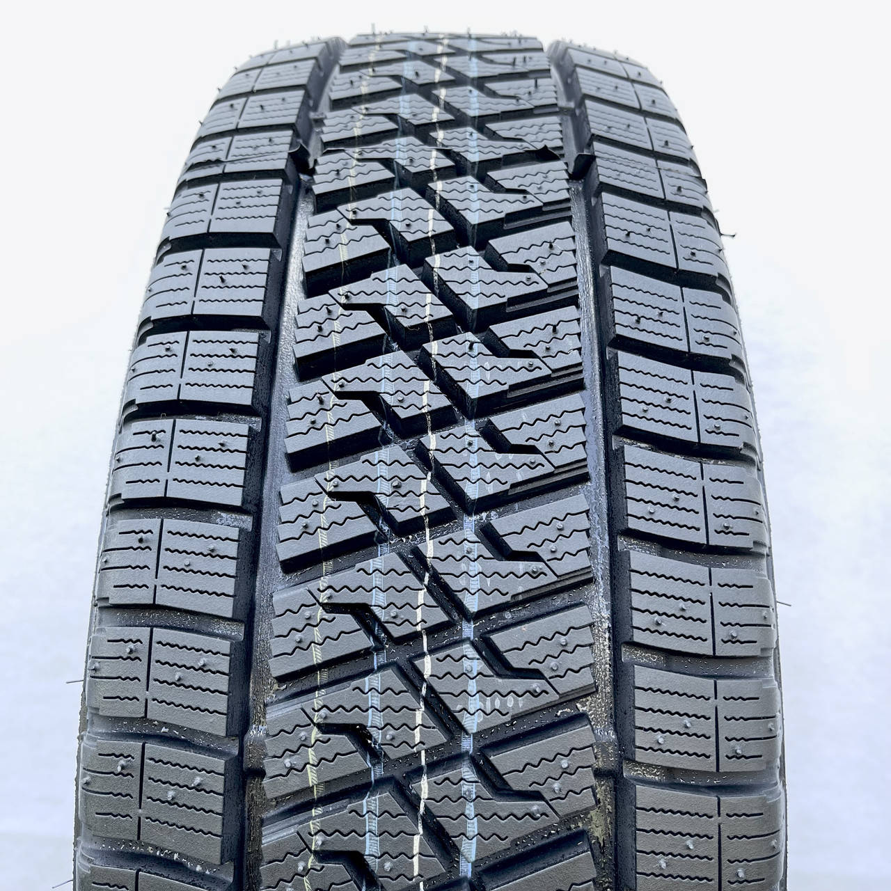 

Зимние шины 225/70 R15C 112/110R Lassa Wintus 2 (2021, Turkey)