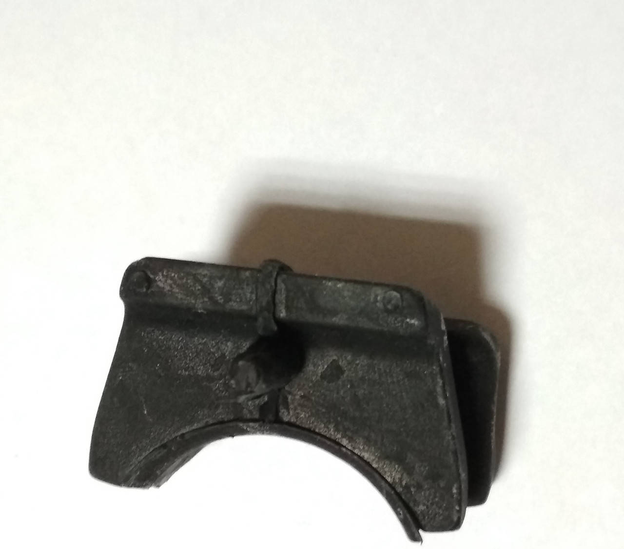 

Резиновый упор кронштейна крепления оригинальной защиты двигателя Шкода Октавия Тур 1j0018977a SkodaMag