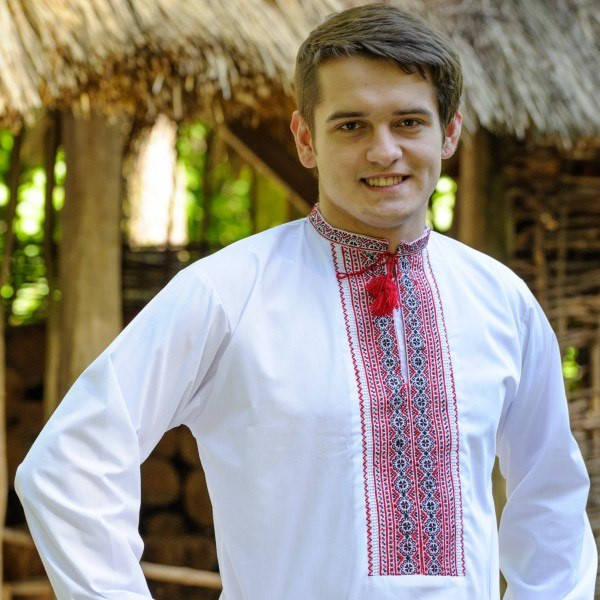 

Чоловіча вишиванка з тісьмою