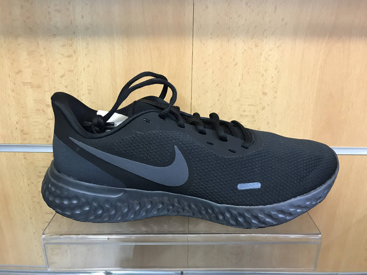 

Кроссовки Nike Revolution 5 (BQ3204-001)