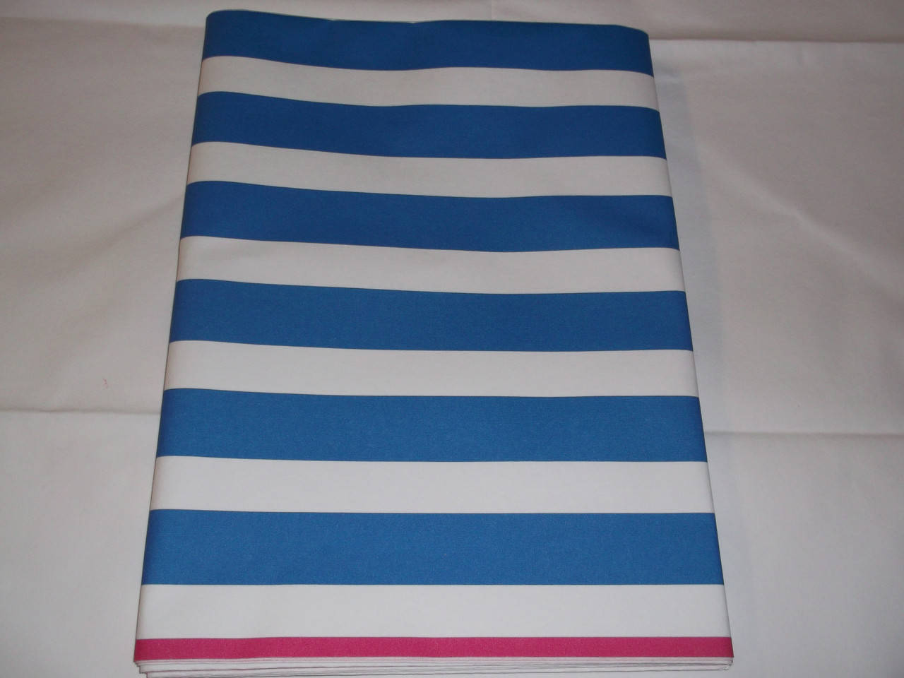 

Скатерть флезилиновая 120*240