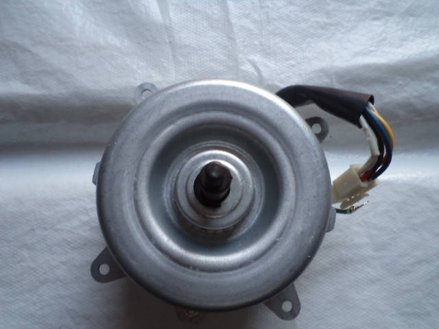 

Двигатель наружного блока YDK20-4F 220/240V 0.26A 50HZ 45W