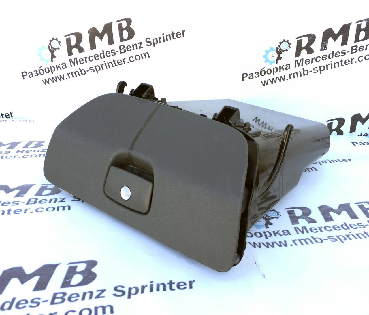 

Бардачок на Mercedes Benz Sprinter (w 903 - 905) A9016800391