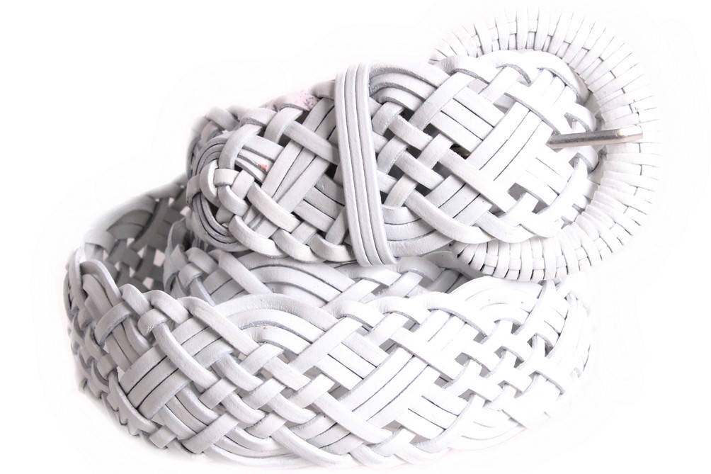 

Женский кожаный плетеный ремень Dovhani PL44805 102-108 см Белый