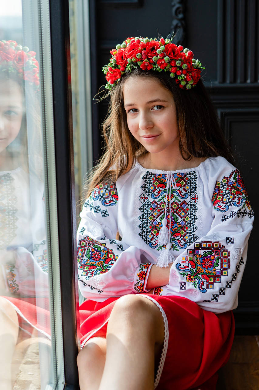 

Вишиванка для дівчинки Легенда