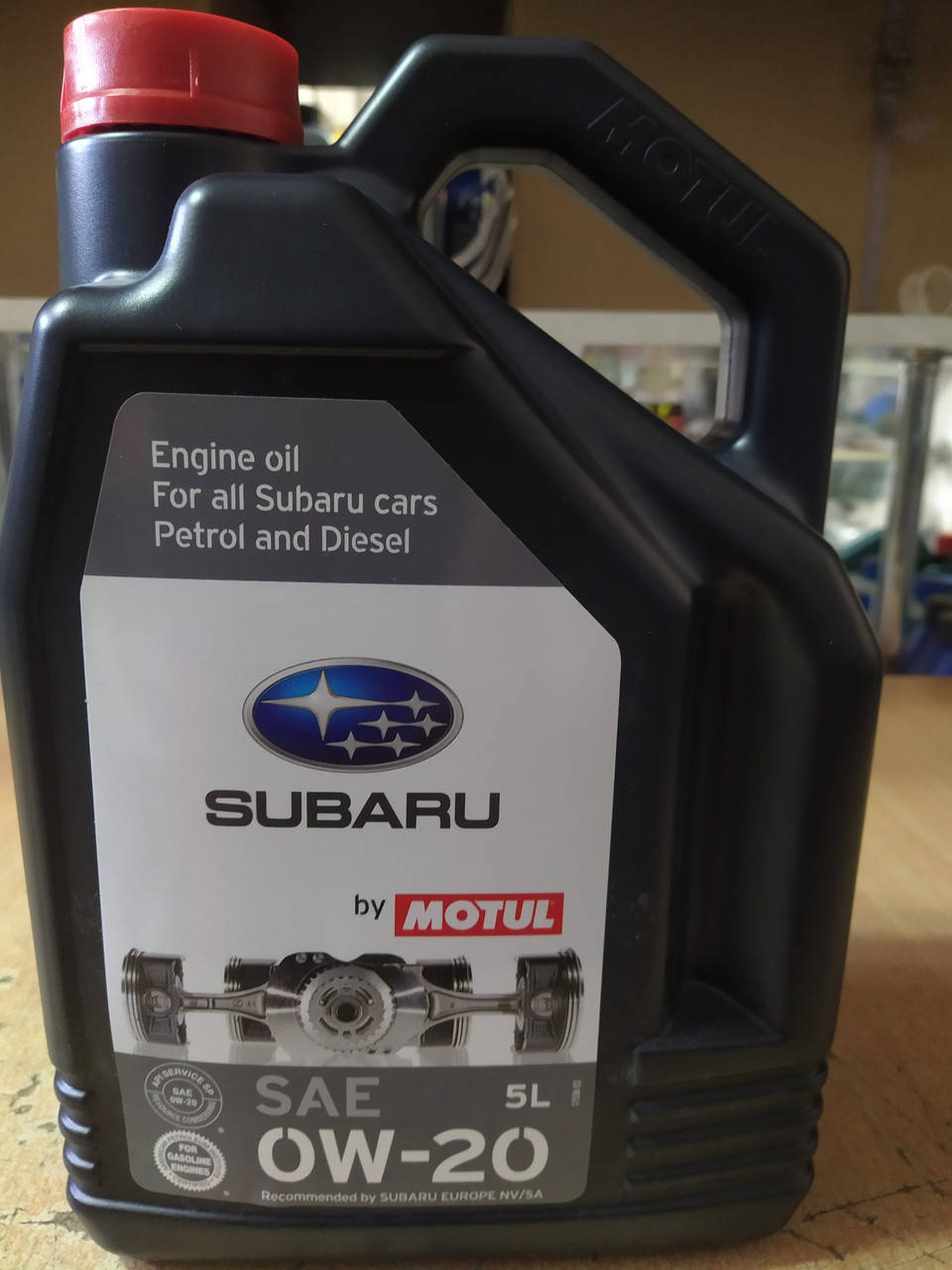 

Синтетическое моторное масло Motul 0w20 Subaru 5л. 109770 - производства Франции