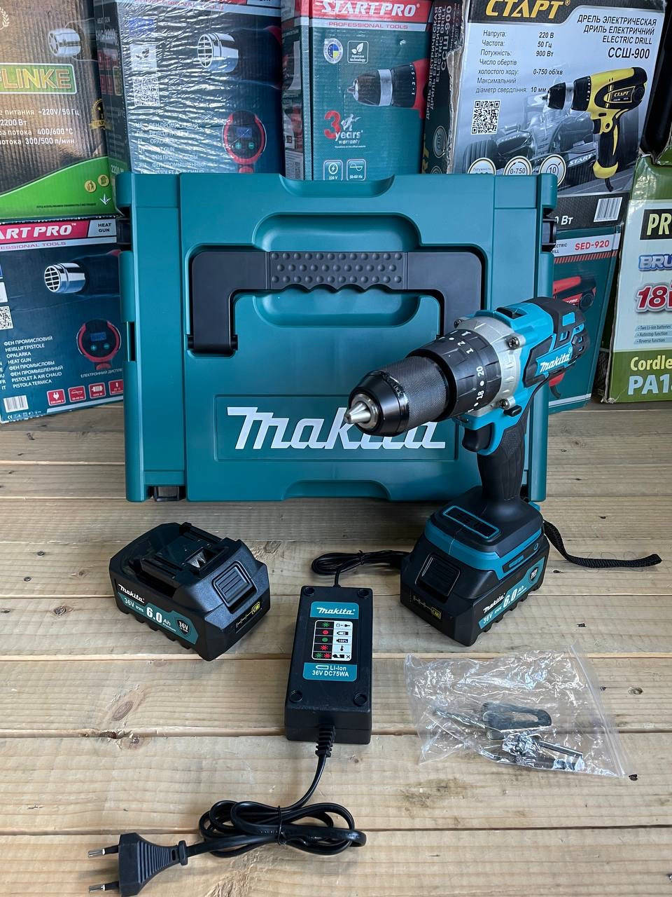 

Очень мощный аккумуляторный шуруповерт Makita DTW-485 в большом кейсе!