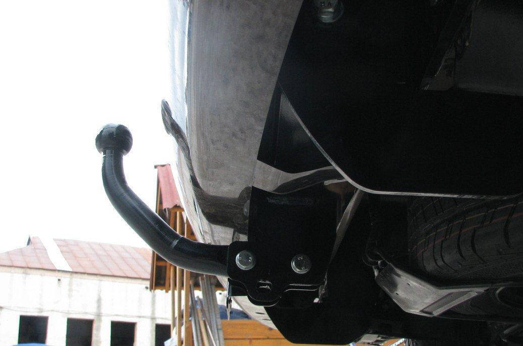 

Фаркоп BMW X5 кроссовер 1999-2006. Тип С (съемный на 2 болтах)