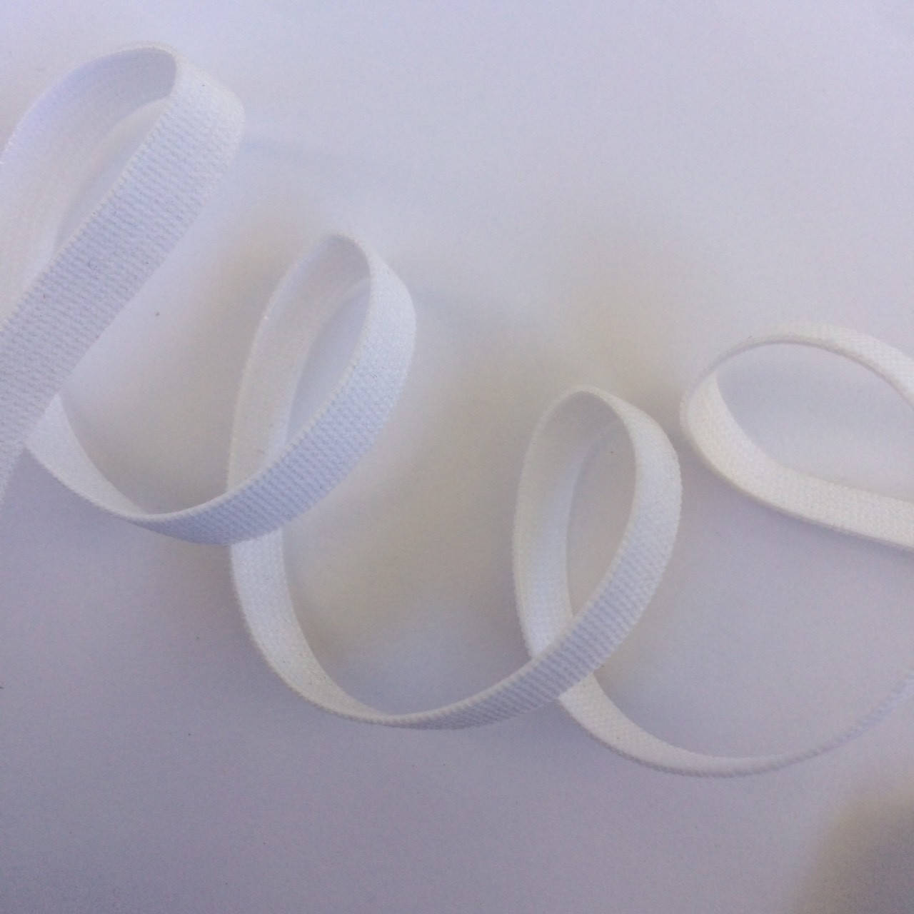 

Резинка для пошива нижнего белья 8 мм белая, Белый