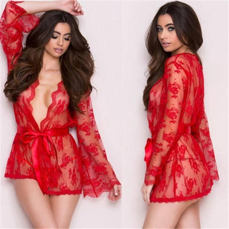 

Красный короткий кружевной халатик со стрингами XS