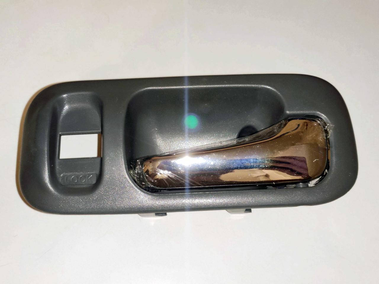 

Ручка внутренняя передняя правая Honda CR-V, Civic 1995-2001, хром