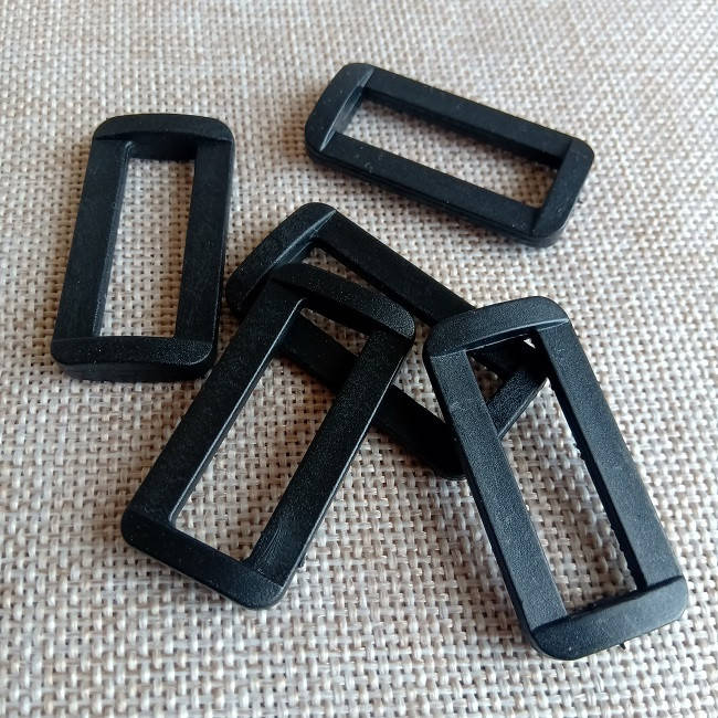 

Перетяжка пластиковая, однощелевая, 30 мм., черная., Черный