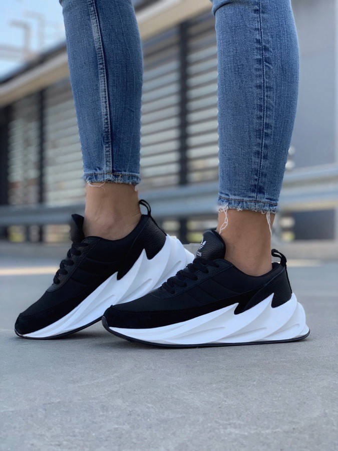 

Кроссовки Adidas Sharks Black
