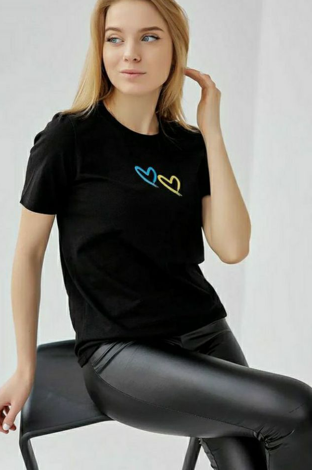 

Футболка женская с сердца и символикой Украины, Белый