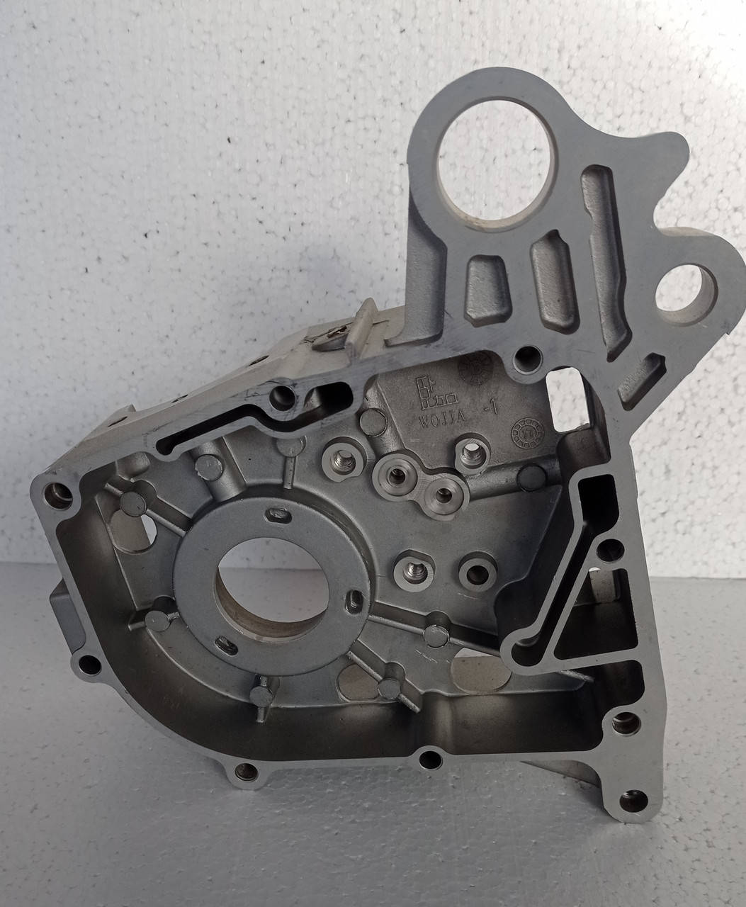 

Картер двигателя правый на скутер 50-100с