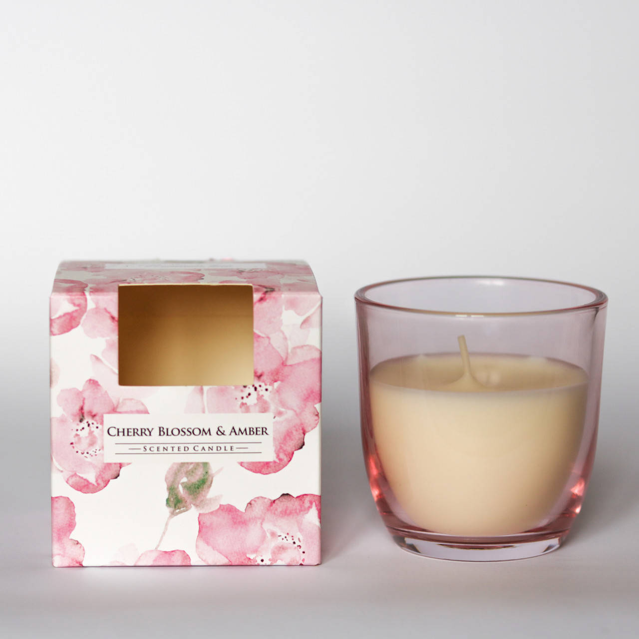 

Ароматическая свеча в стеклянной чаши с запахом Cherry Blossom & Amber Цвет Вишни и янтарь Bispol